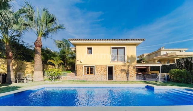 6 bedroom Villa for sale in La Nucia with pool garage - € 840,000 (Ref: 10079298)