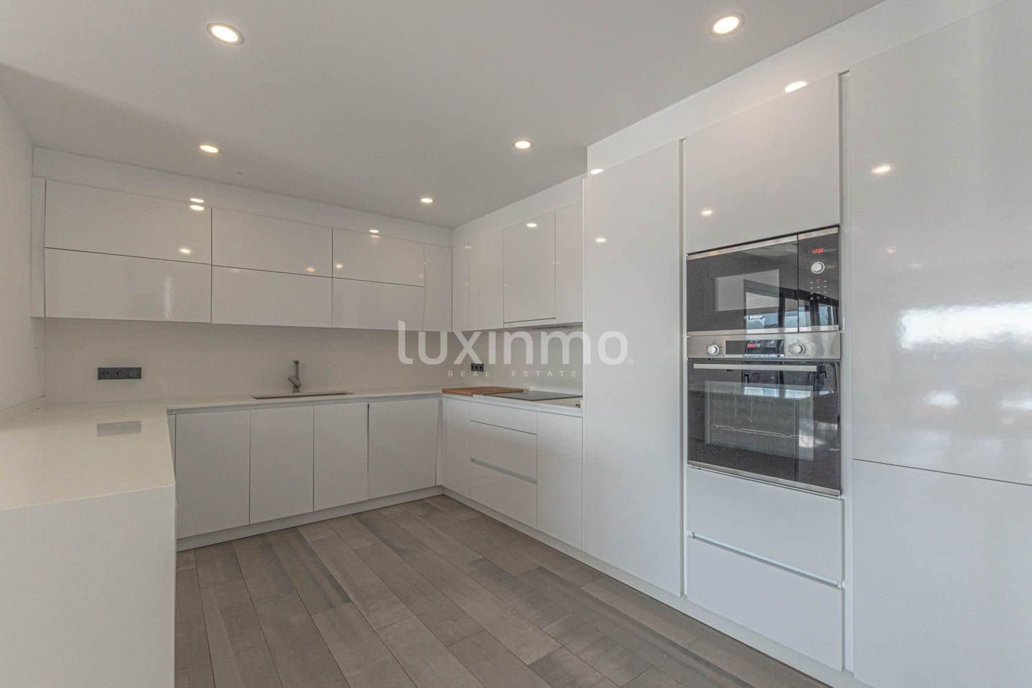 Chalet de 6 habitaciones en Calpe / Calp en venta con piscina garaje - 950.000 € (Ref: 10079301)