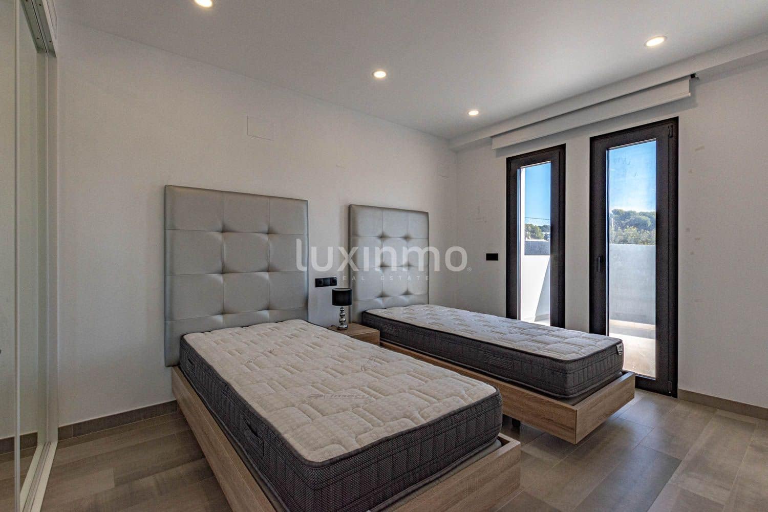 Chalet de 6 habitaciones en Calpe / Calp en venta con piscina garaje - 950.000 € (Ref: 10079301)