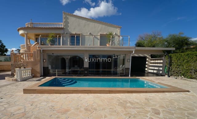 8 quarto Moradia para venda em Calpe / Calp com piscina garagem - 795 000 € (Ref: 10079302)