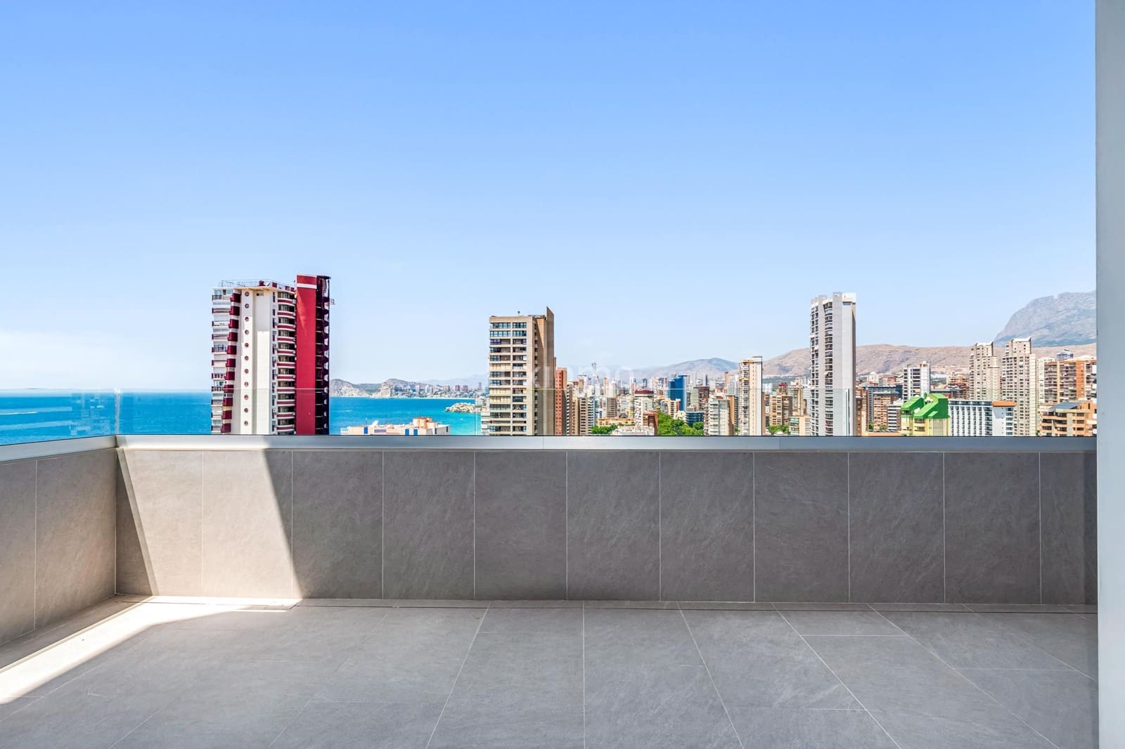 3 quarto Apartamento para venda em Benidorm com piscina - 820 000 € (Ref: 10079305)