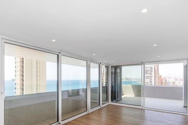 3 quarto Apartamento para venda em Benidorm com piscina - 820 000 € (Ref: 10079305)
