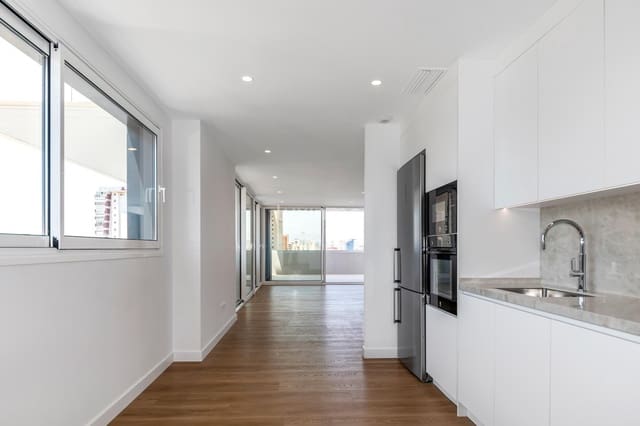3 quarto Apartamento para venda em Benidorm com piscina - 820 000 € (Ref: 10079305)