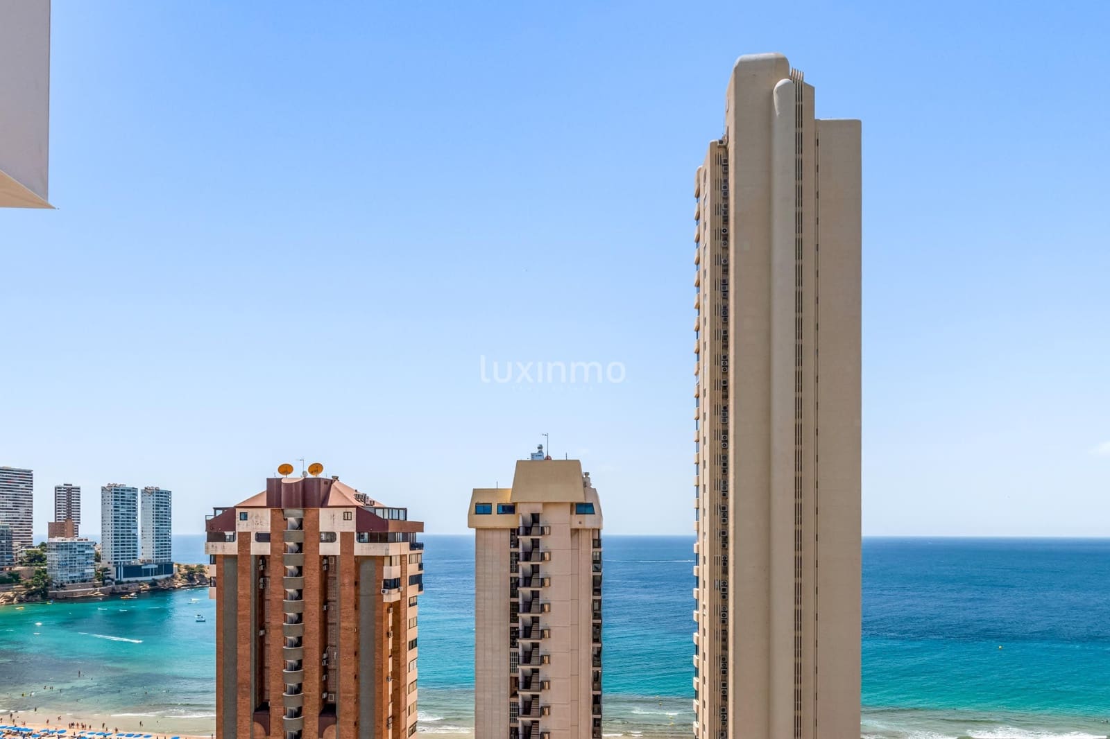 3 quarto Apartamento para venda em Benidorm com piscina - 820 000 € (Ref: 10079305)