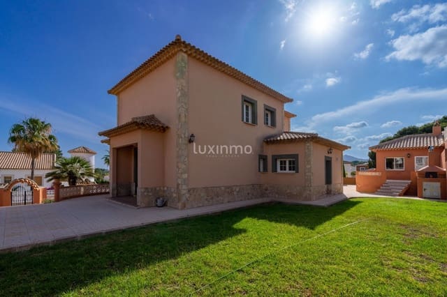 Chalet de 5 habitaciones en Calpe / Calp en venta con piscina garaje - 725.000 € (Ref: 10079307)