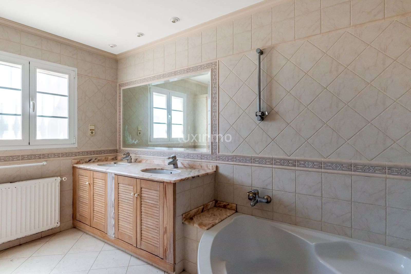 5 Zimmer Villa zu verkaufen in La Nucia mit Pool Garage - 510.000 € (Ref: 10079308)