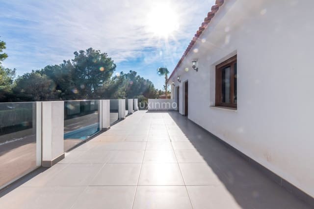 4 bedroom Villa for sale in La Nucia Pueblo  , La Nucia with garage - € 950,000 (Ref: 10079309)