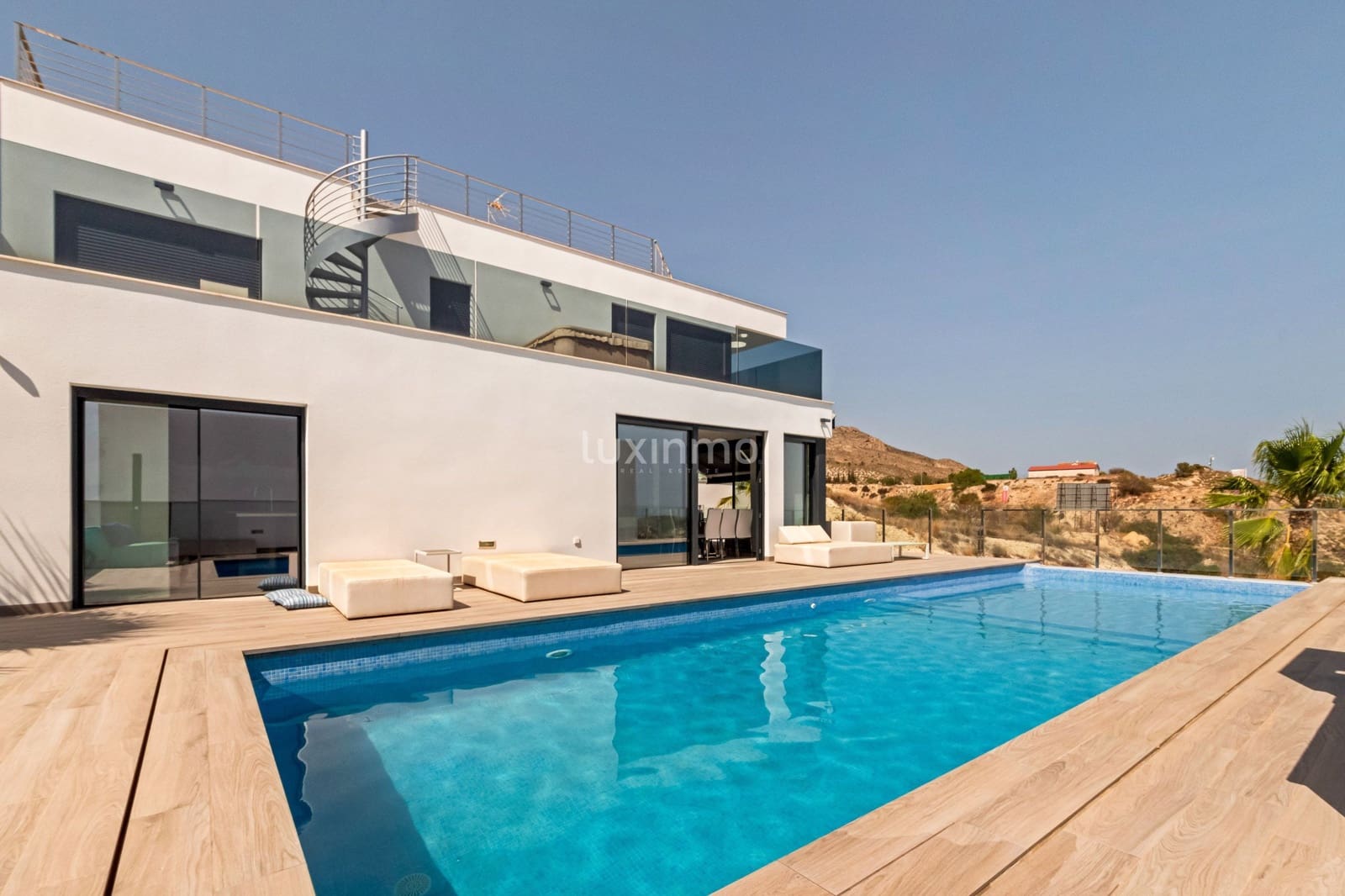 Chalet de 4 habitaciones en Finestrat en venta con piscina garaje - 850.000 € (Ref: 10079310)