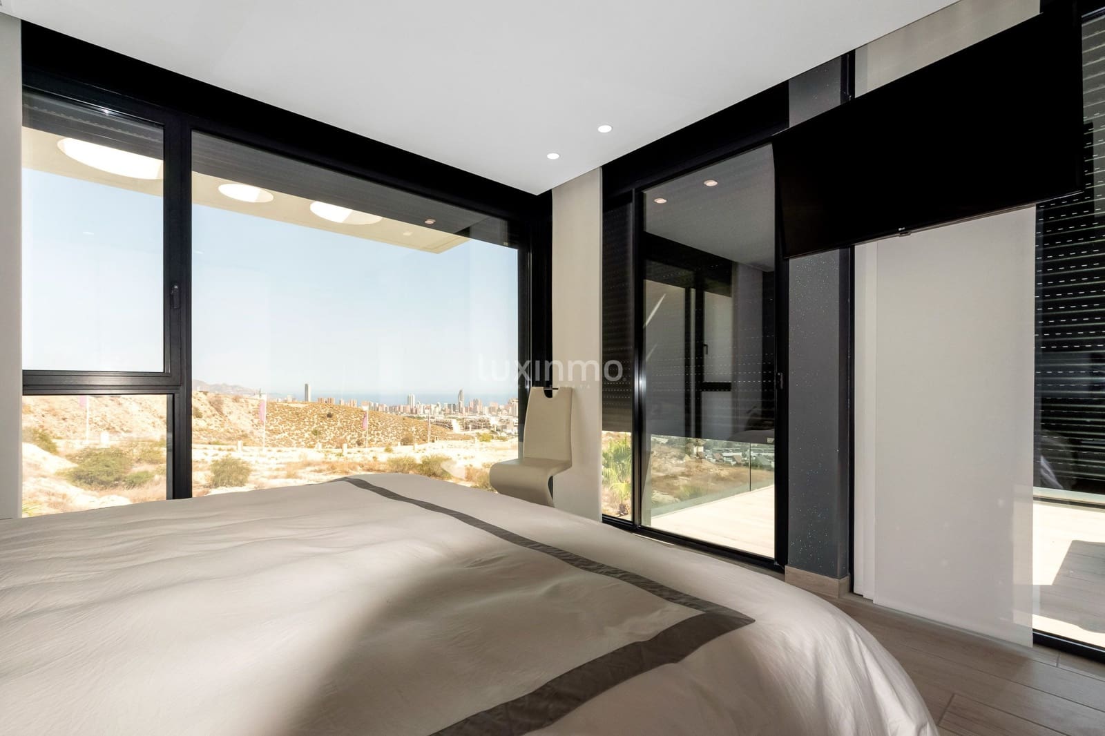 Chalet de 4 habitaciones en Finestrat en venta con piscina garaje - 850.000 € (Ref: 10079310)