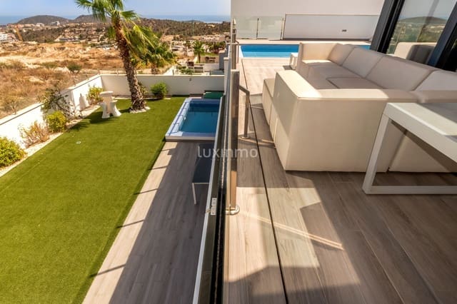 Chalet de 4 habitaciones en Finestrat en venta con piscina garaje - 850.000 € (Ref: 10079310)