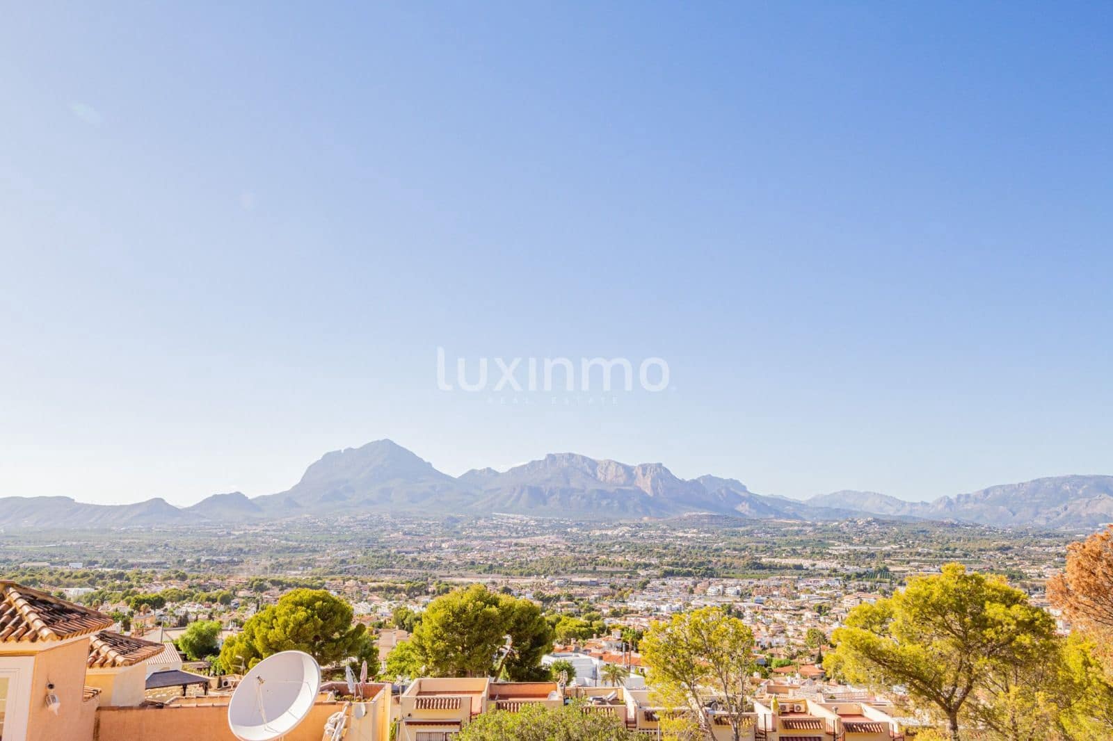 4 soverom Villa til salgs i Albir med svømmebasseng garasje - € 890 000 (Ref: 10079314)