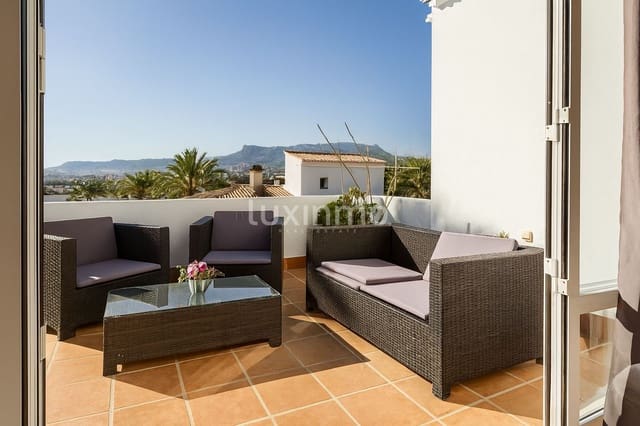 Chalet de 6 habitaciones en Calpe / Calp en venta con piscina garaje - 950.000 € (Ref: 10079315)