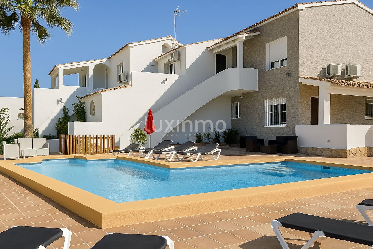 Chalet de 6 habitaciones en Calpe / Calp en venta con piscina garaje - 950.000 € (Ref: 10079315)
