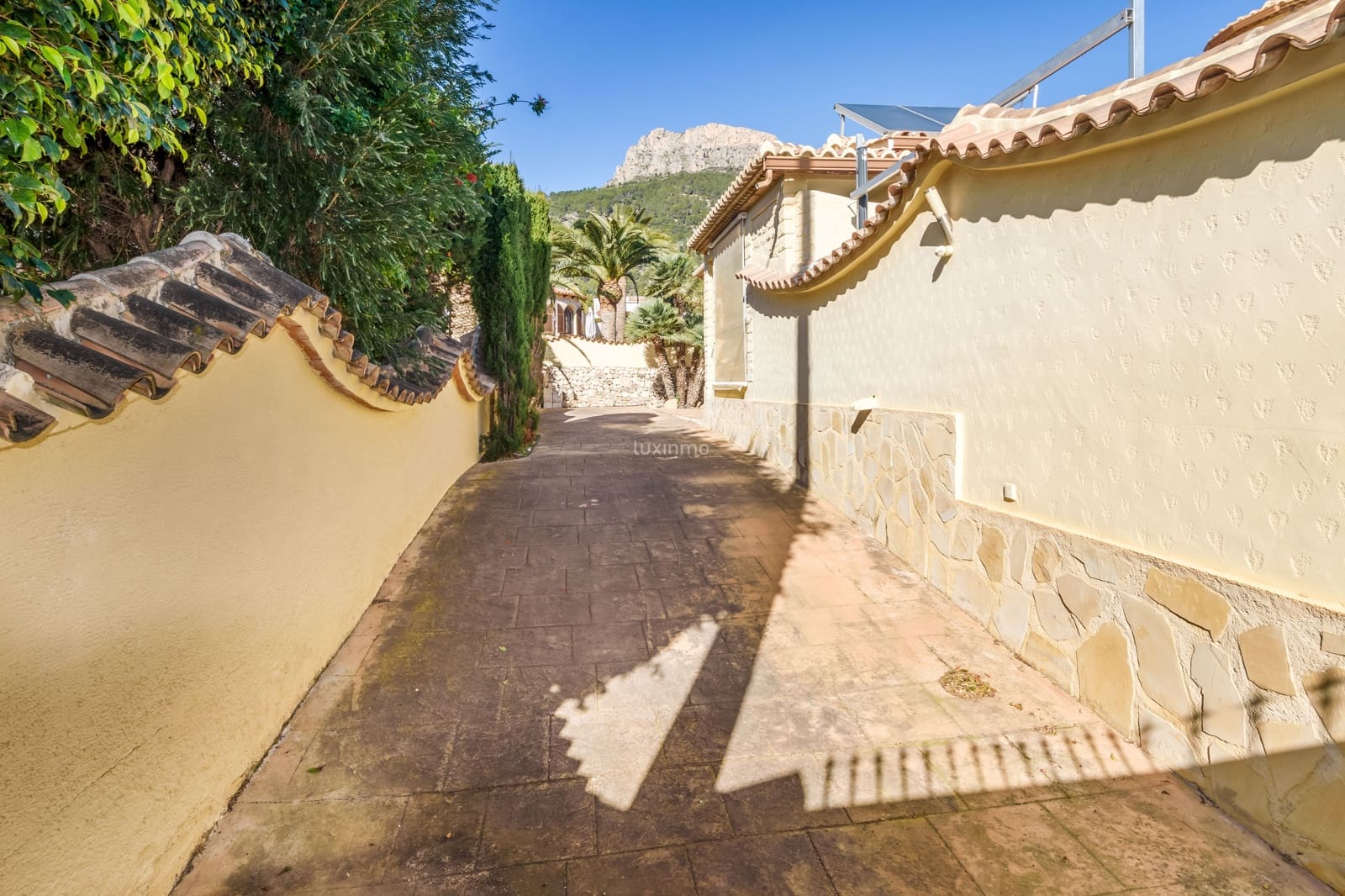 Chalet de 5 habitaciones en Calpe / Calp en venta con piscina garaje - 795.000 € (Ref: 10079321)