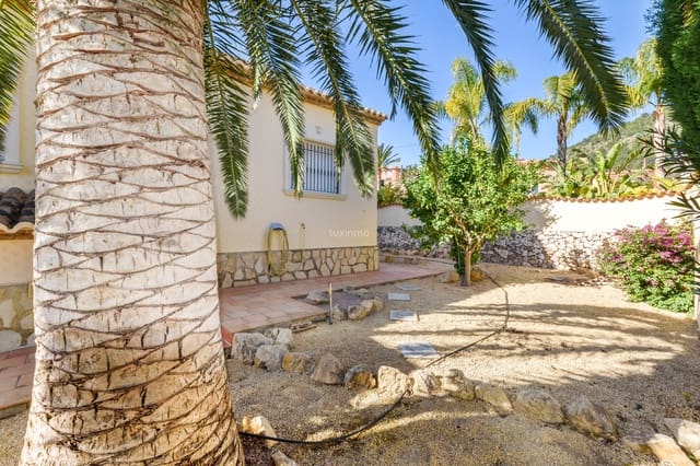 Chalet de 5 habitaciones en Canuta, Calpe / Calp en venta con piscina garaje - 795.000 € (Ref: 10079321)