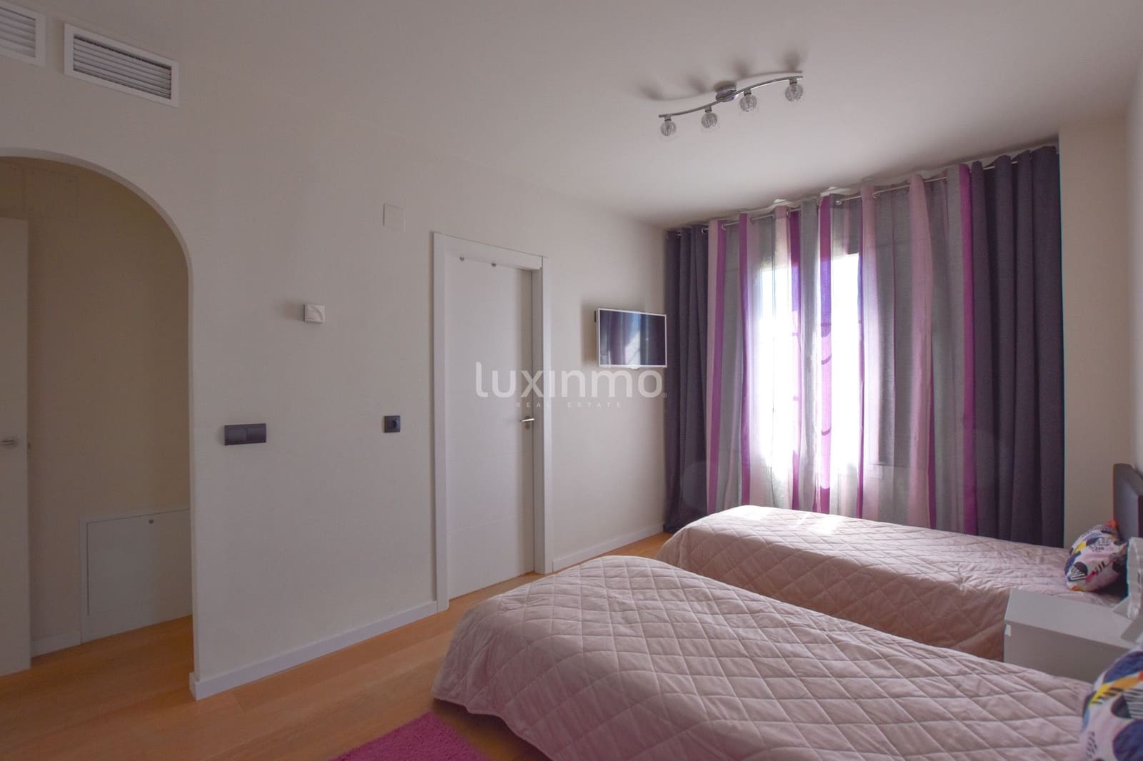 4 sypialnia Willa na sprzedaż w Finestrat z basenem garażem - 820 000 € (Ref: 10079325)