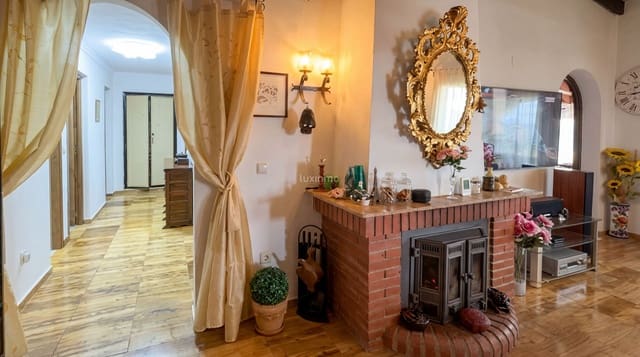 6 soveværelse Villa til salg i Maryvilla, Calpe / Calp med swimmingpool garage - € 890.000 (Ref: 10079334)
