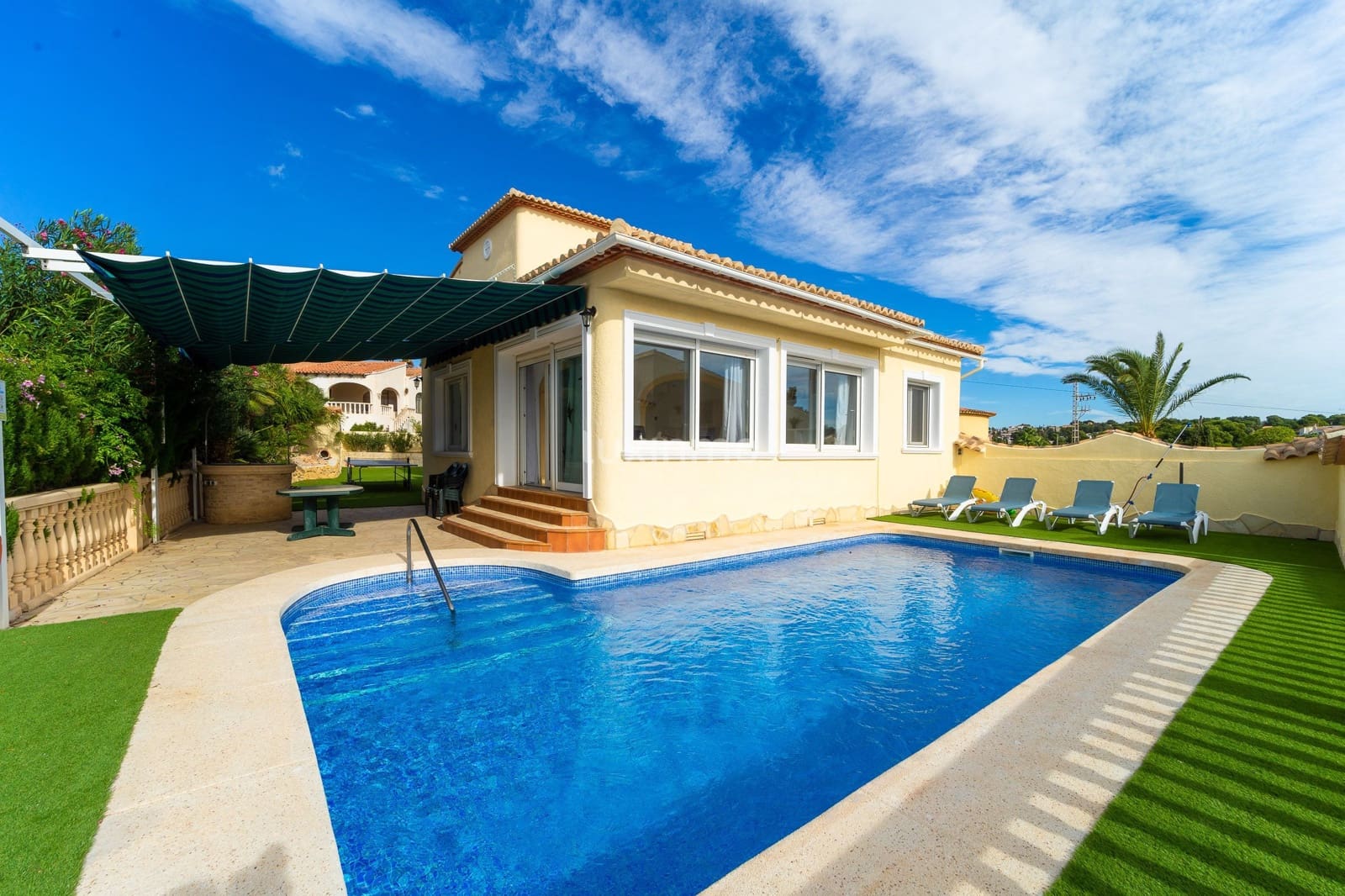 3 makuuhuone Huvila myytävänä paikassa Calpe / Calp mukana uima-altaan 
autotalli - 695 000 € (Ref: 10079343)