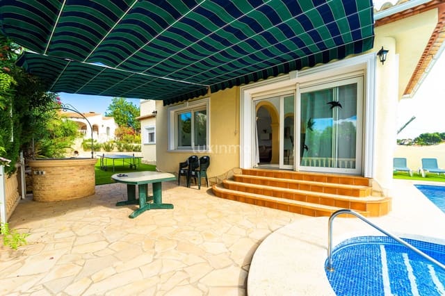 3 makuuhuone Huvila myytävänä paikassa Calpe / Calp mukana uima-altaan 
autotalli - 695 000 € (Ref: 10079343)
