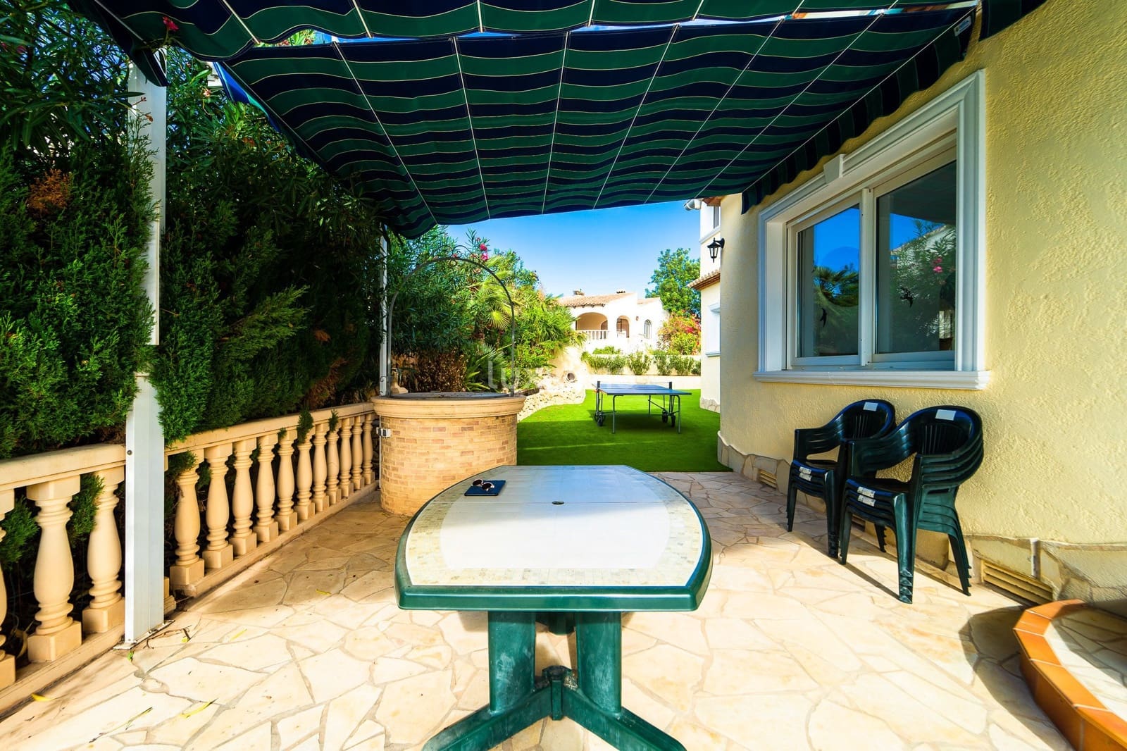 3 makuuhuone Huvila myytävänä paikassa Calpe / Calp mukana uima-altaan 
autotalli - 695 000 € (Ref: 10079343)