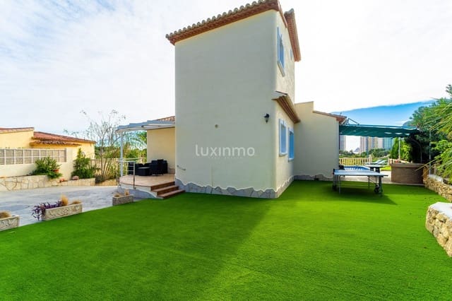 3 makuuhuone Huvila myytävänä paikassa Calpe / Calp mukana uima-altaan 
autotalli - 695 000 € (Ref: 10079343)