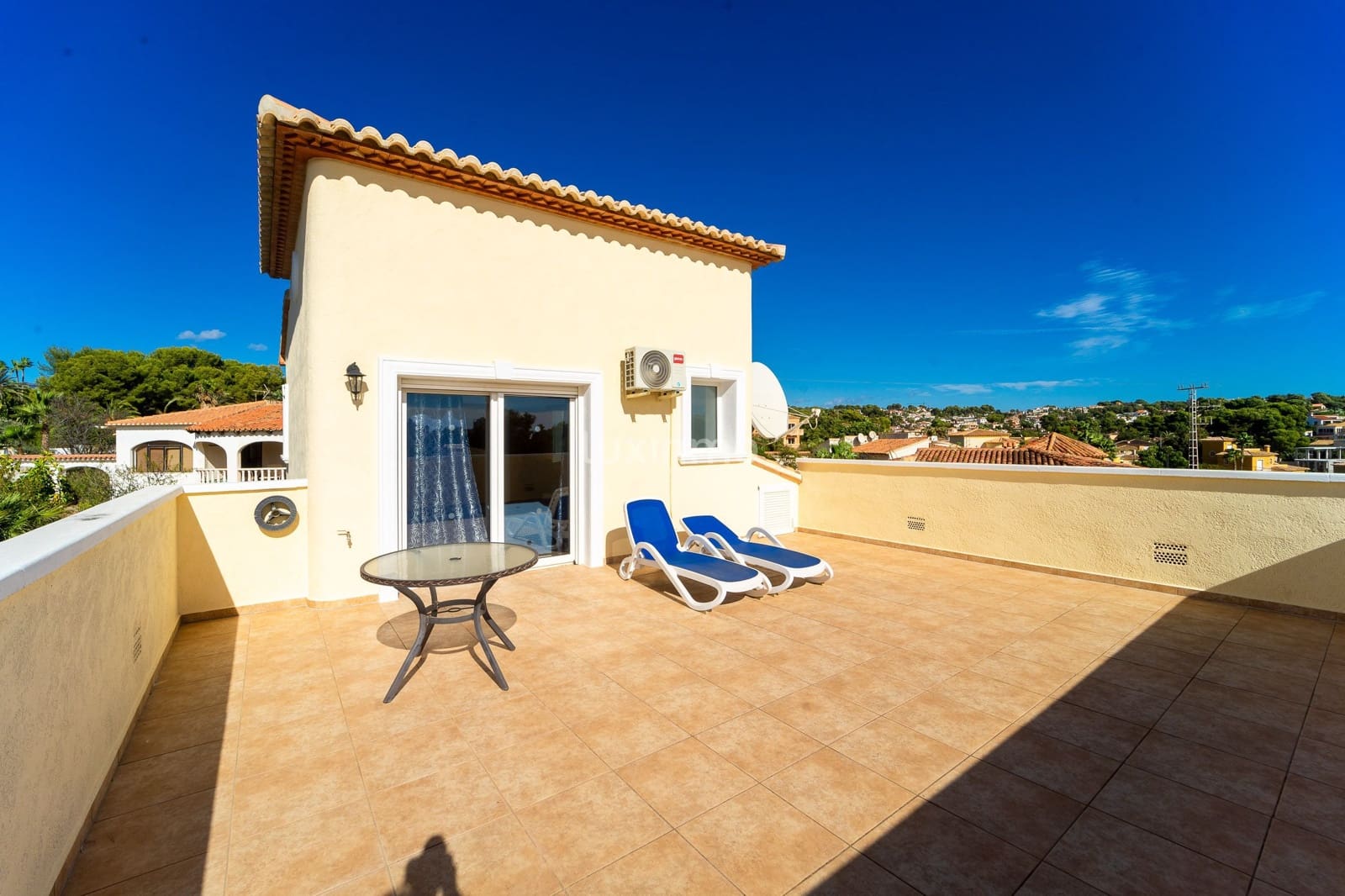 3 makuuhuone Huvila myytävänä paikassa Calpe / Calp mukana uima-altaan 
autotalli - 695 000 € (Ref: 10079343)