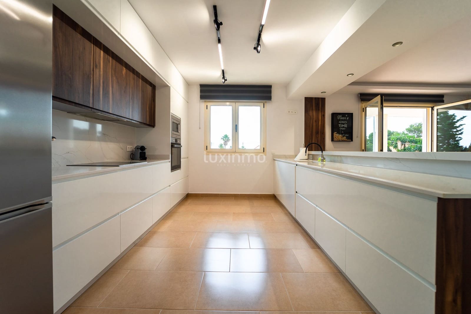 Chalet de 6 habitaciones en Calpe / Calp en venta con piscina garaje - 1.000.000 € (Ref: 10079351)