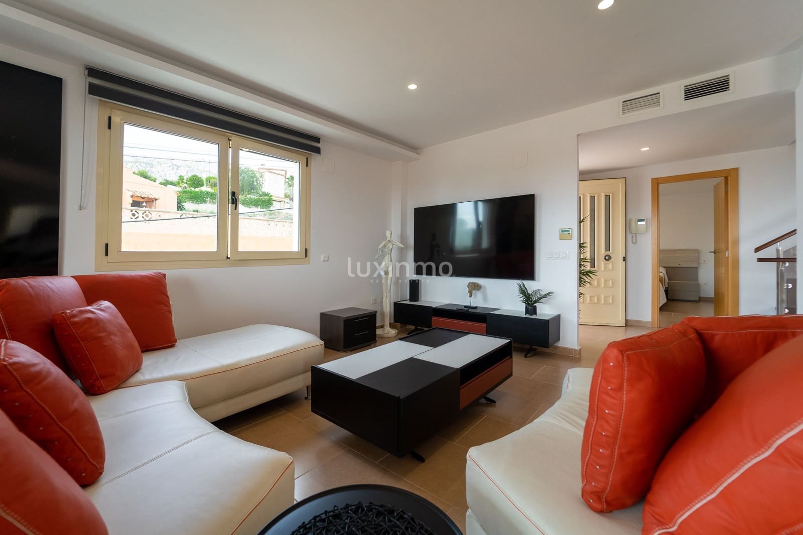 Chalet de 6 habitaciones en Calpe / Calp en venta con piscina garaje - 1.000.000 € (Ref: 10079351)