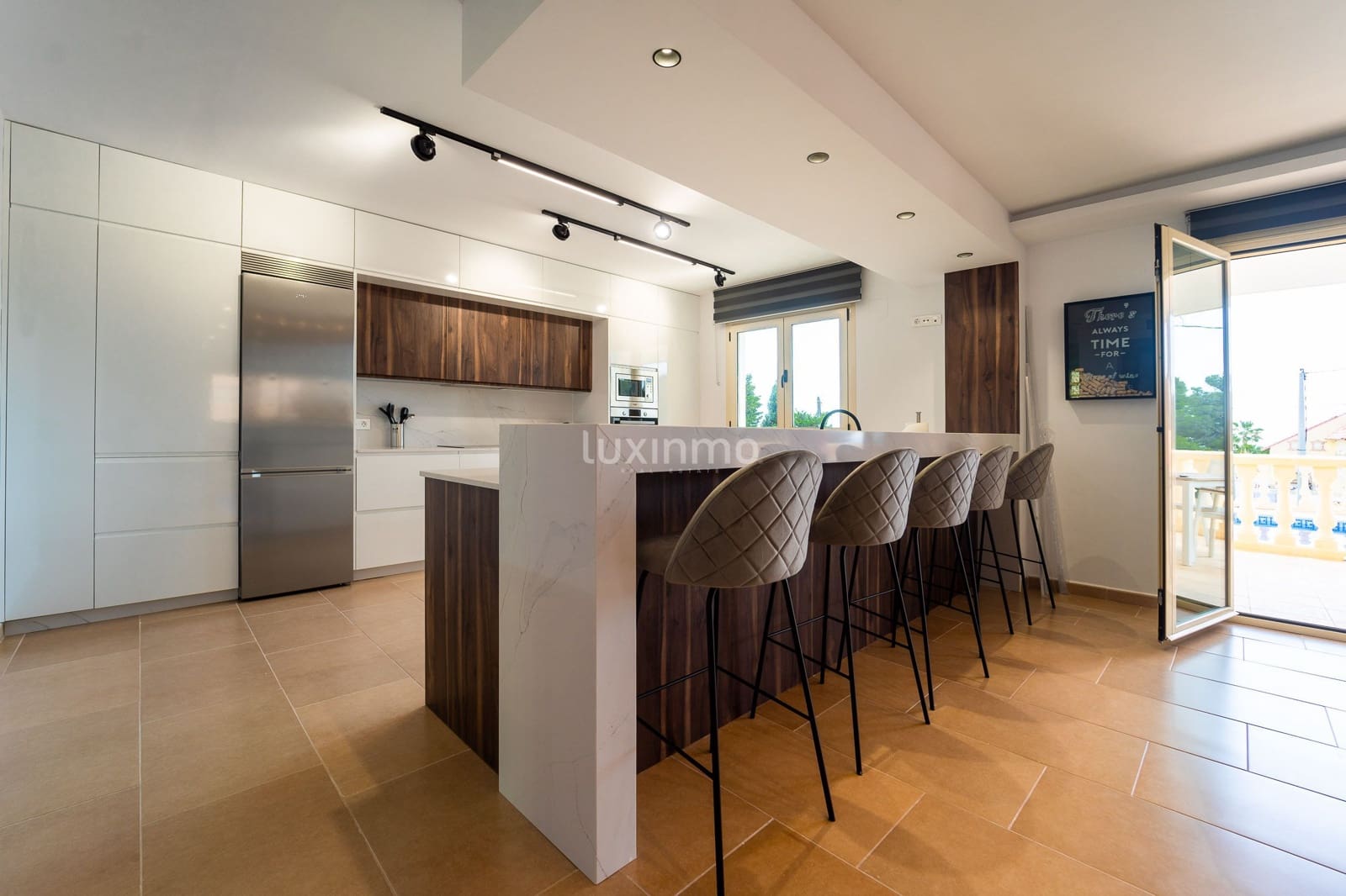 Chalet de 6 habitaciones en Calpe / Calp en venta con piscina garaje - 1.000.000 € (Ref: 10079351)