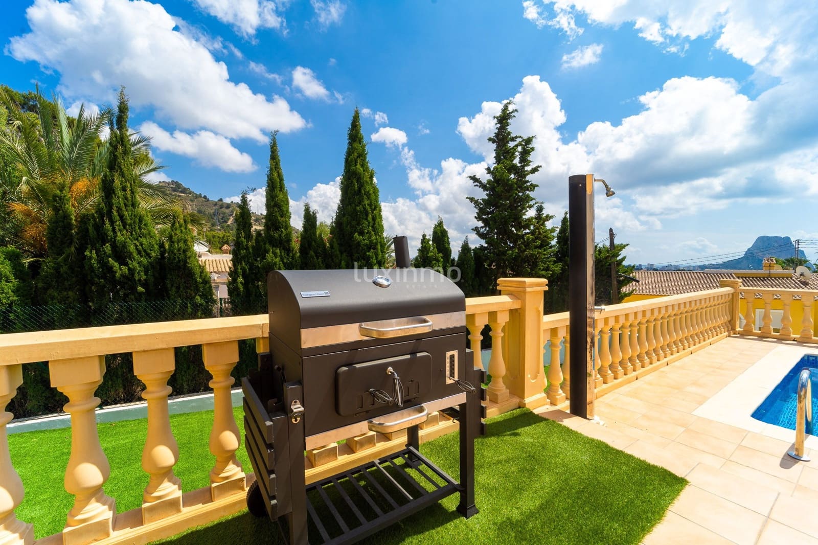 Chalet de 6 habitaciones en Calpe / Calp en venta con piscina garaje - 1.000.000 € (Ref: 10079351)