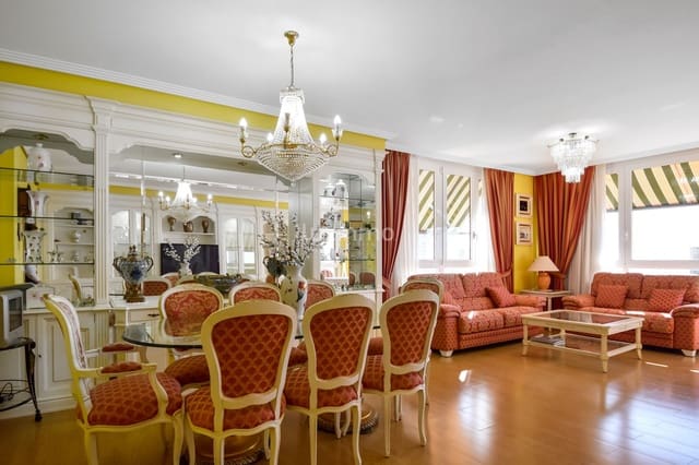 4 sypialnia Mieszkanie na sprzedaż w Playa Poniente, Benidorm z basenem garażem - 680 000 € (Ref: 10079358)