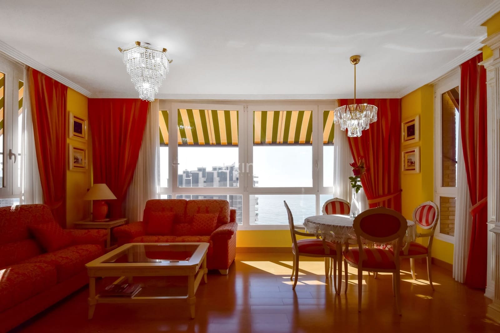 4 sypialnia Mieszkanie na sprzedaż w Benidorm z basenem garażem - 680 000 € (Ref: 10079358)