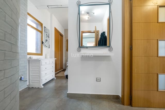 Chalet de 3 habitaciones en Finestrat en venta con piscina garaje - 715.000 € (Ref: 10079364)