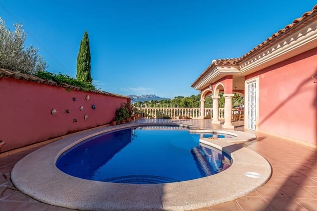 Chalet de 3 habitaciones en Altea en venta con piscina garaje - 791.000 € (Ref: 10079365)