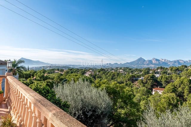 Chalet de 3 habitaciones en Altea en venta con piscina garaje - 791.000 € (Ref: 10079365)