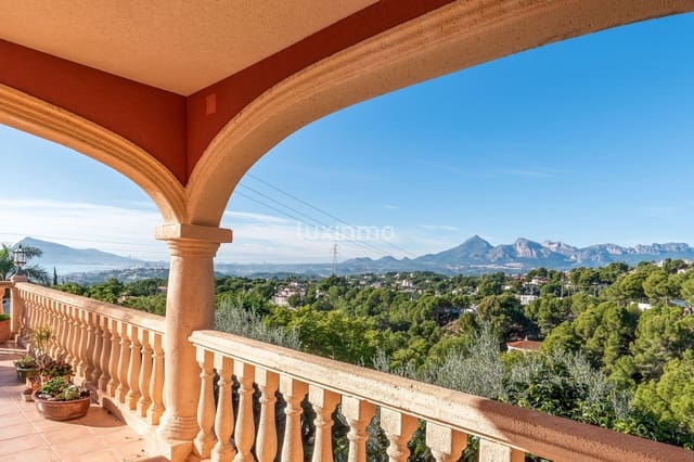 Chalet de 3 habitaciones en Altea en venta con piscina garaje - 791.000 € (Ref: 10079365)