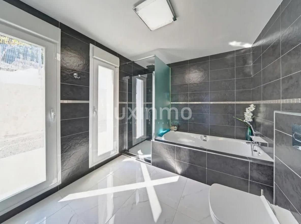 5 slaapkamer Villa te koop in Calpe / Calp met zwembad garage - € 1.650.000 (Ref: 10079366)