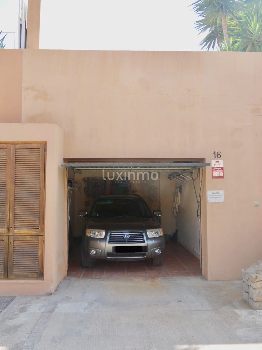 3 chambre Villa/Maison à vendre à Cala Tarida avec piscine garage - 1 290 000 € (Ref: 10079367)