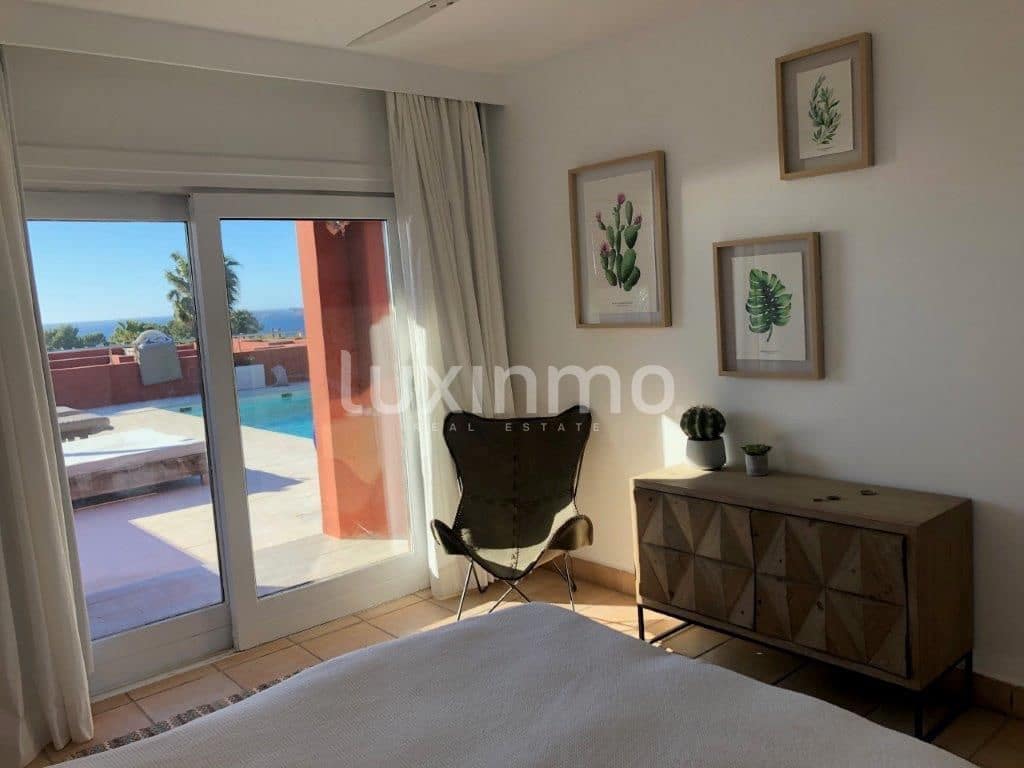 2 sypialnia Willa na sprzedaż w Cala Tarida z basenem garażem - 1 350 000 € (Ref: 10079368)