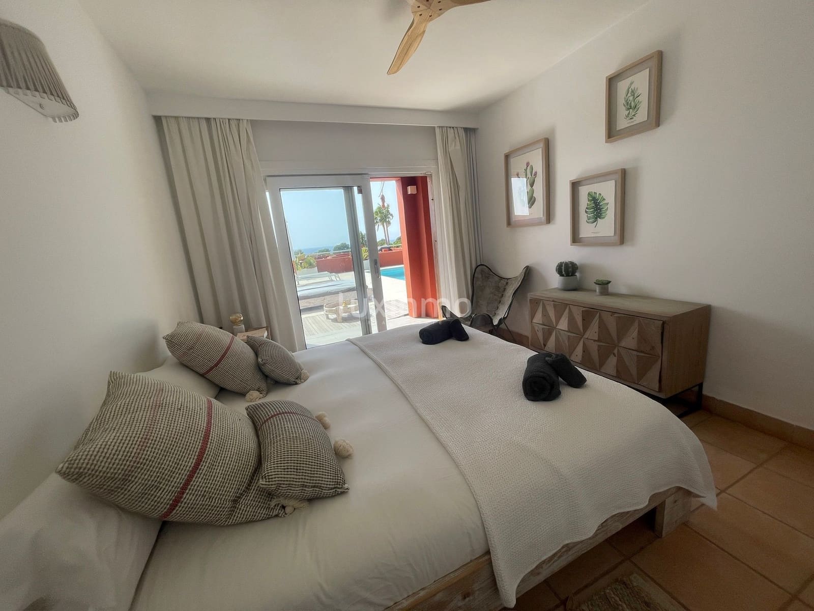 2 sypialnia Willa na sprzedaż w Cala Tarida z basenem garażem - 1 350 000 € (Ref: 10079368)