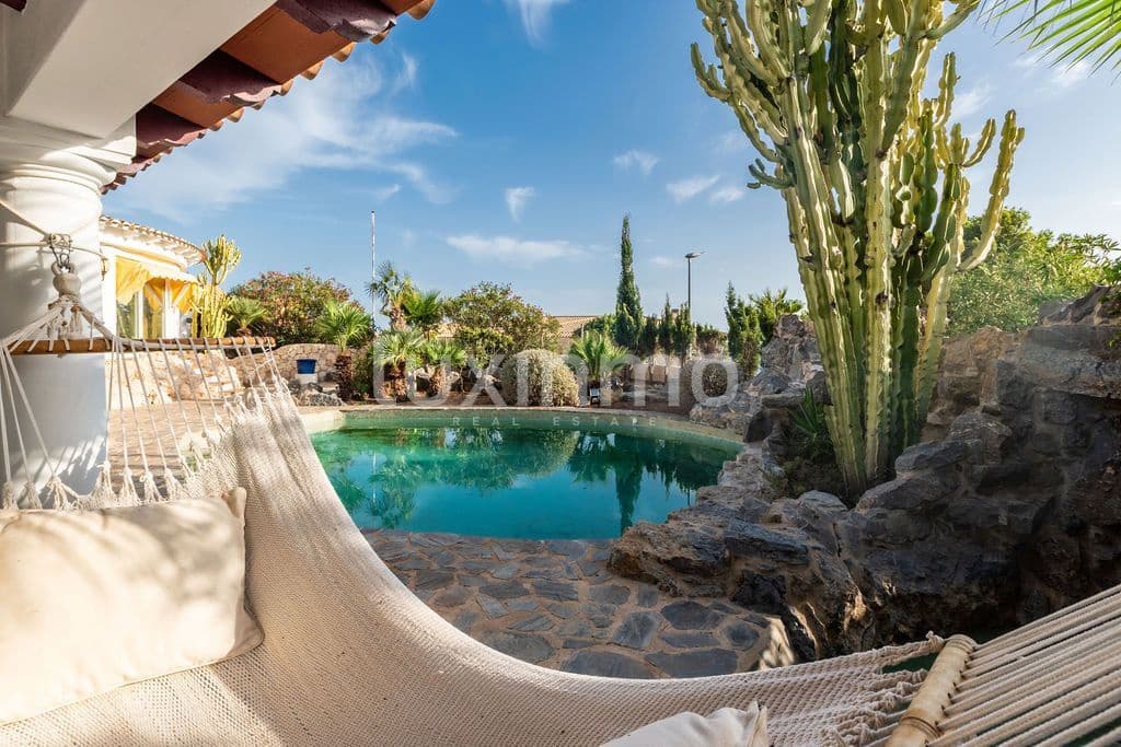 3 soverom Villa til salgs i Altea med svømmebasseng garasje - € 1 200 000 (Ref: 10079373)
