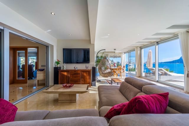 Chalet de 3 habitaciones en Maryvilla, Calpe / Calp en venta con piscina garaje - 4.200.000 € (Ref: 10079381)