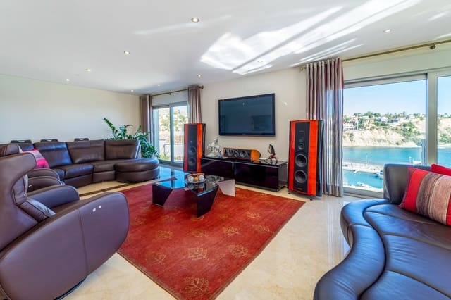 Chalet de 3 habitaciones en Maryvilla, Calpe / Calp en venta con piscina garaje - 4.200.000 € (Ref: 10079381)