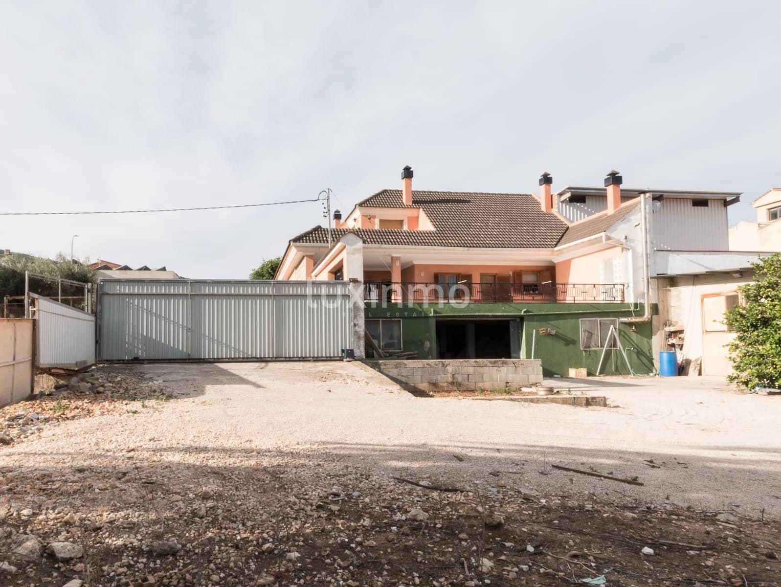 7 makuuhuone Omakotitalo myytävänä paikassa Pego mukana 
autotalli - 580 000 € (Ref: 10079383)