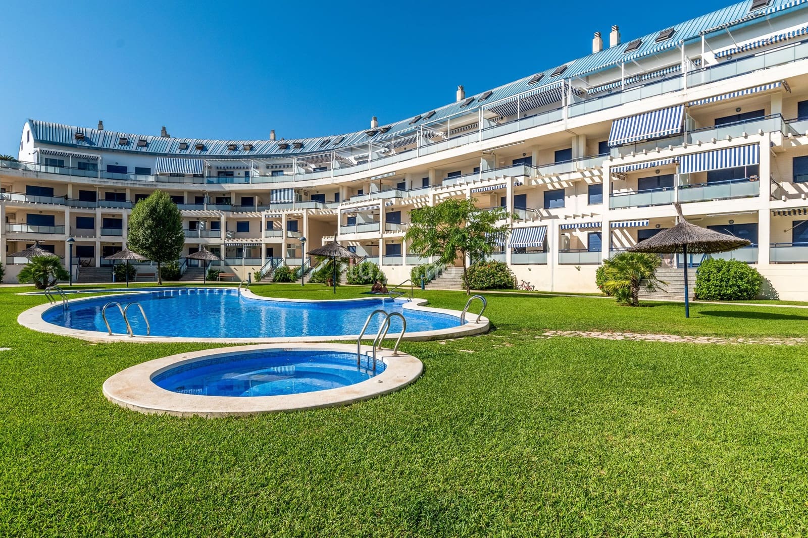 3 sypialnia Mieszkanie na sprzedaż w Denia z basenem garażem - 495 000 € (Ref: 10079385)
