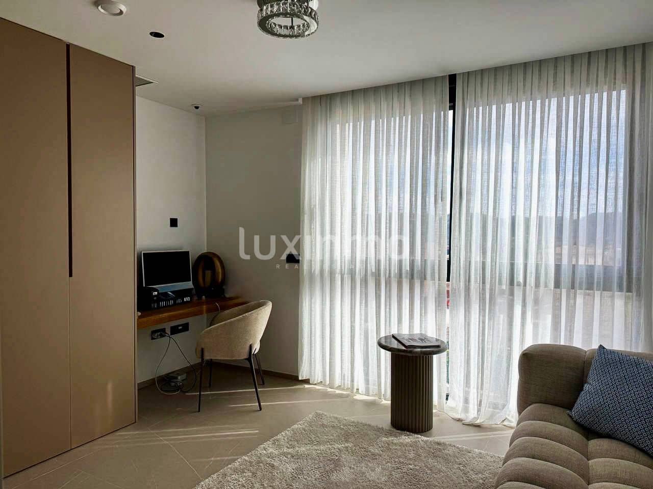 Chalet de 5 habitaciones en Benidorm en alquiler con piscina garaje - 4.995 € (Ref: 10079386)