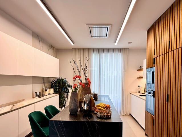 Chalet de 5 habitaciones en Benidorm en alquiler con piscina garaje - 4.995 € (Ref: 10079386)