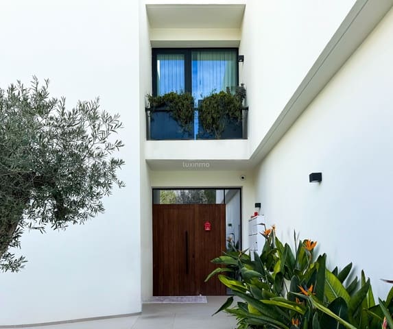 Chalet de 5 habitaciones en Benidorm en alquiler con piscina garaje - 4.995 € (Ref: 10079386)