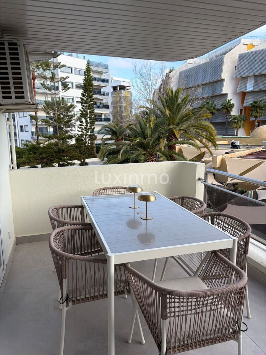 1 bedroom Apartment for sale in Ibiza / Eivissa town with pool - € 550,000 (Ref: 10079387)