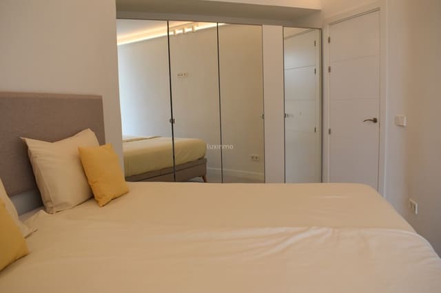1 bedroom Apartment for sale in Ibiza / Eivissa town with pool - € 550,000 (Ref: 10079387)